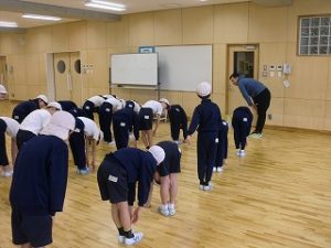 小学校での姿勢と柔軟性と体幹の授業